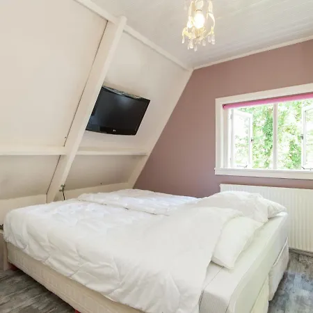 בית נופש Restful Holiday In On A Dutch Coast ברחן
