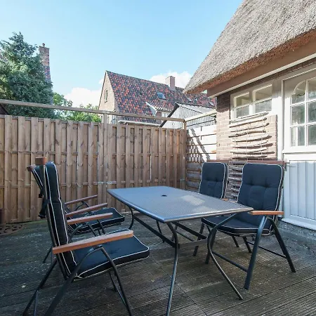 Restful Holiday In On A Dutch Coast ברחן