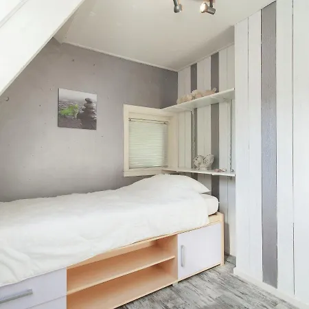 Restful Holiday In On A Dutch Coast ברחן